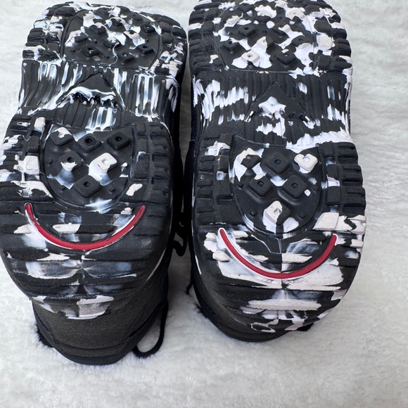 Burton Grom BOA Snowboard Boots big kids’ size 1K - Picture 4 of 5